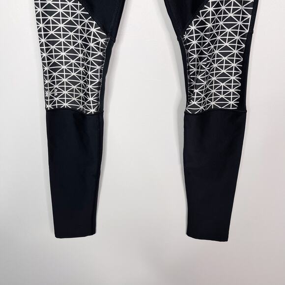 Under Armour Womens Medium M Black White Geometric Print Colorblock Leggings - Picture 5 of 14